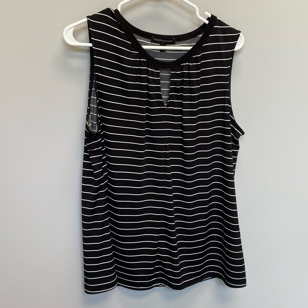 Banana Republic sleeveless blouse L